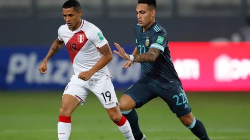 Yoshimar Yotún en el partido de Perú contra Argentina