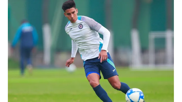 Fernández jugó seis meses en Cruz Azul antes de salir.