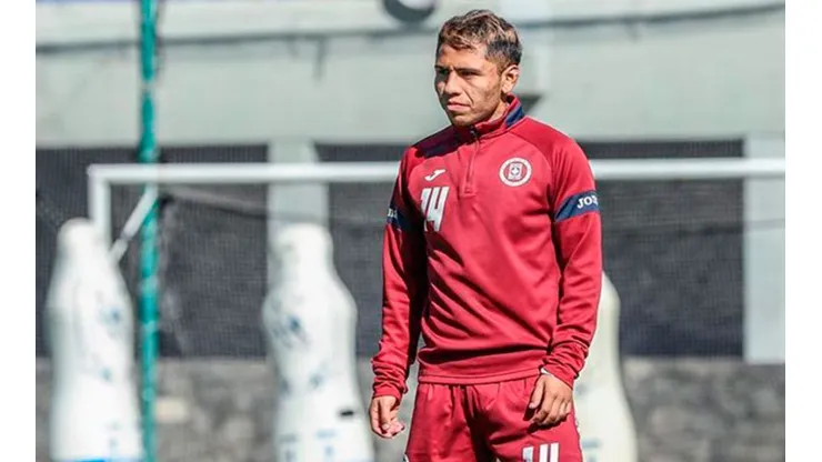 Misael Domínguez sufrió una lesión y es baja de Cruz Azul para enfrentar a Pumas.