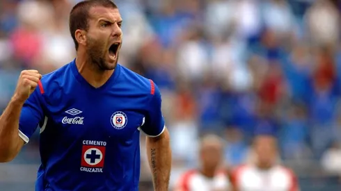 Emanuel Villa en su etapa con Cruz Azul
