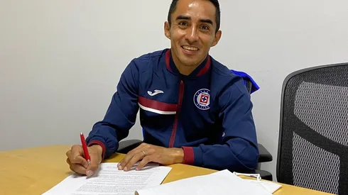 Baca firmó su renovación este viernes.