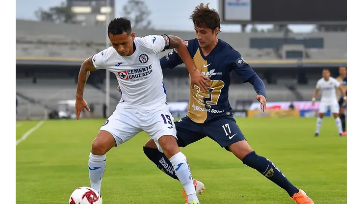 Pumas y Cruz Azul se enfrentan este sábado.