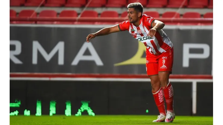 Lucas Passerini con el Necaxa en el Guard1anes 2020