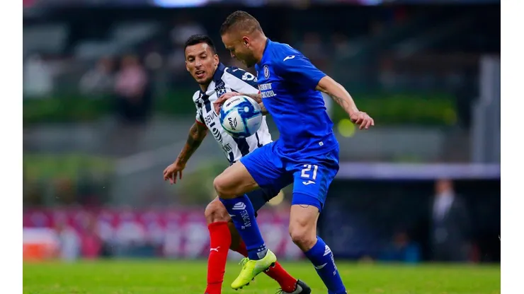 Cruz Azul y Rayados se enfrentan esta noche.