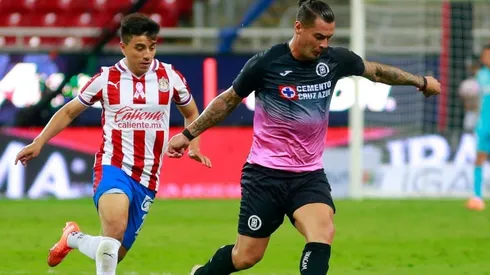 Milton Caraglio en el duelo ante Chivas