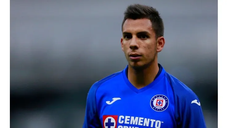 Álex Castro en uno de sus pocos partidos con Cruz Azul