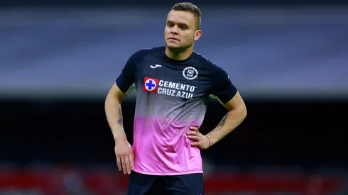 Jonathan Rodríguez erró un penal ante Tigres.