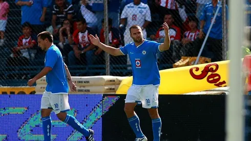 Emanuel Villa en su etapa como jugador de Cruz Azul