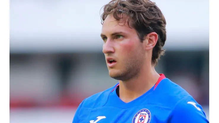 Santiago Giménez ha sido titular indiscutible en Cruz Azul este torneo.