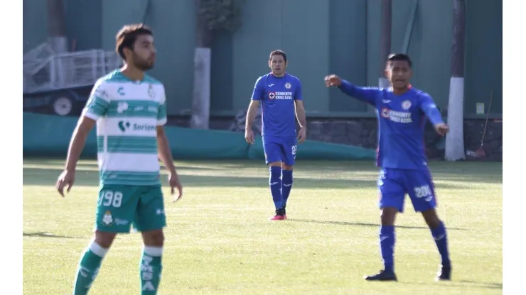 Pablo Aguilar fue titular hoy después de 8 meses.