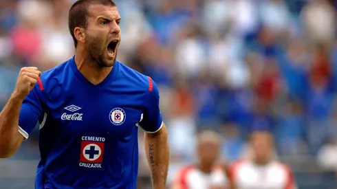 Villa jugó en Cruz Azul entre 2009 y 2012.