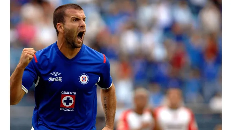 Villa jugó en Cruz Azul entre 2009 y 2012.
