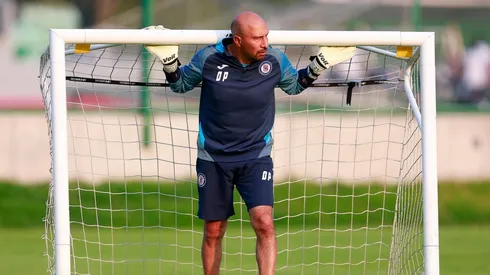 Óscar Pérez en un entrenamiento con Cruz Azul
