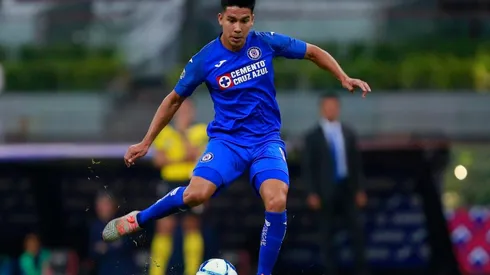 Fernández jugó seis meses en Cruz Azul.