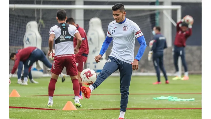 Orbelín Pineda ya entrena de vuelta con la Máquina.