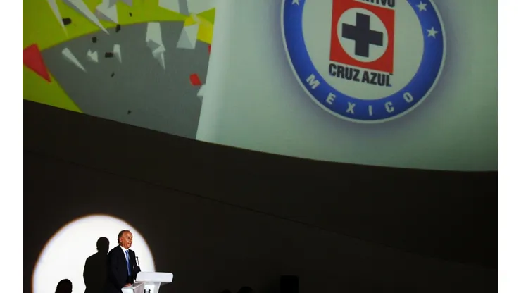 Billy Álvarez está en el ojo del huracán.