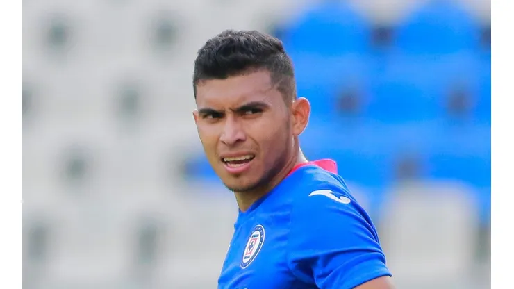 Orbelín Pineda en un partido del Guard1anes 2020