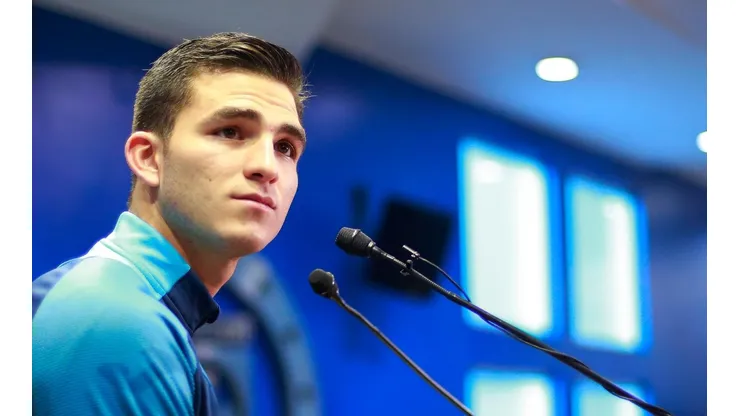 Sebastián Jurado en una rueda de prensa con Cruz Azul