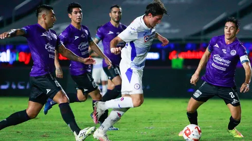 Santiago Giménez en el partido ante Mazatlán