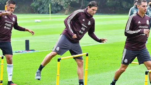 Santiago Giménez irá al Tri adulto.