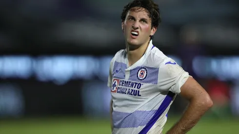 Santiago Giménez en el duelo ante Mazatlán