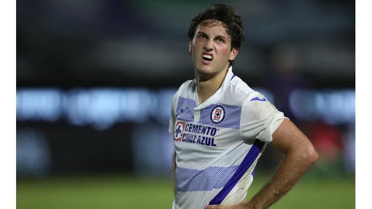 Santiago Giménez en el duelo ante Mazatlán