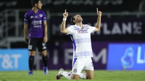 Santiago Giménez celebra el tanto ante Mazatlán