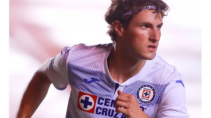 Santiago Giménez es una de las 50 Joyas Ocultas del FIFA 21.