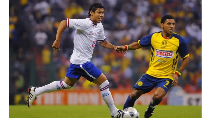 Julio Domínguez lleva más de 15 años en Cruz Azul.