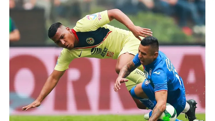 Julio César Domìnguez en el partido ante el América