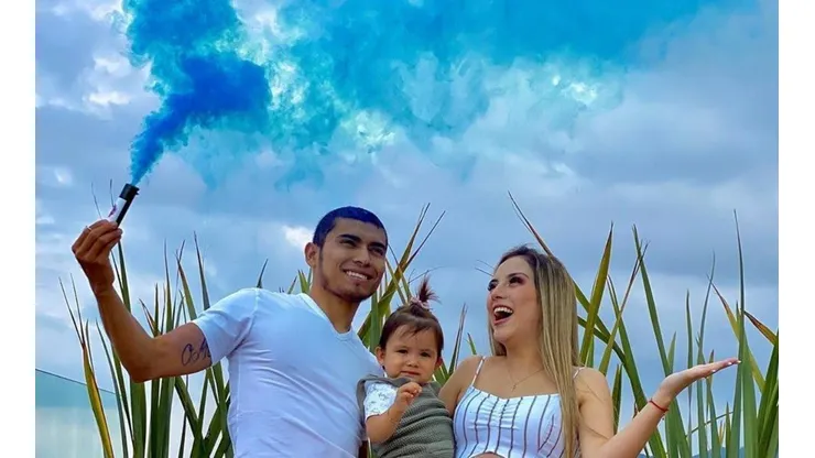 Orbelín Pineda será padre de un niño.
