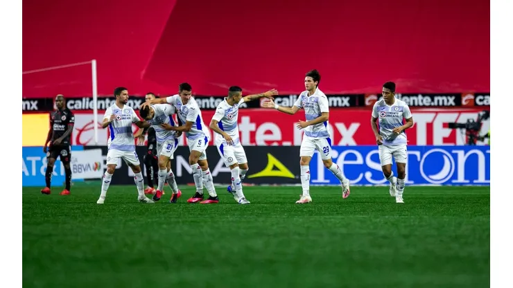 Santiago Giménez anotó el 1-1 parcial.