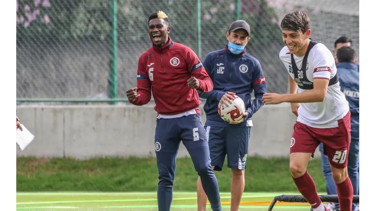 Jonathan Borja y Alexis Gutiérrez en un entrenamiento de CAZ