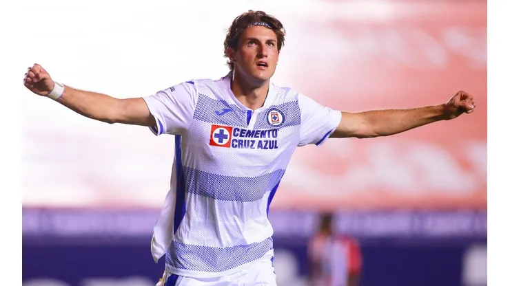 Santiago Giménez es el jugador a seguir esta noche.