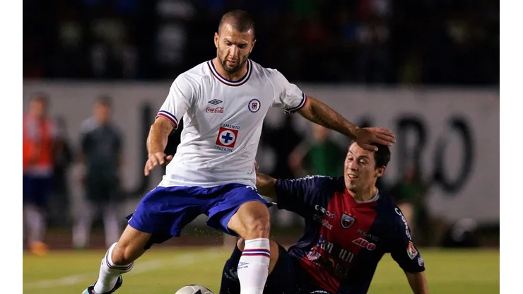 Emanuel Villa en su etapa con Cruz Azul