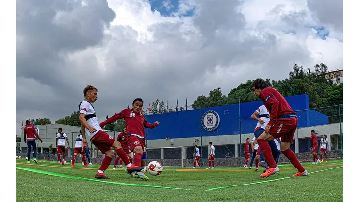 El Shaggy Martínez en el entrenamiento de Cruz Azul