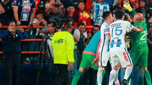 El Conejo Pérez celebrando su único tanto con los Tuzos