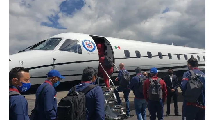 Cruz Azul viajó este viernes a Guadalajara para el partido ante Atlas