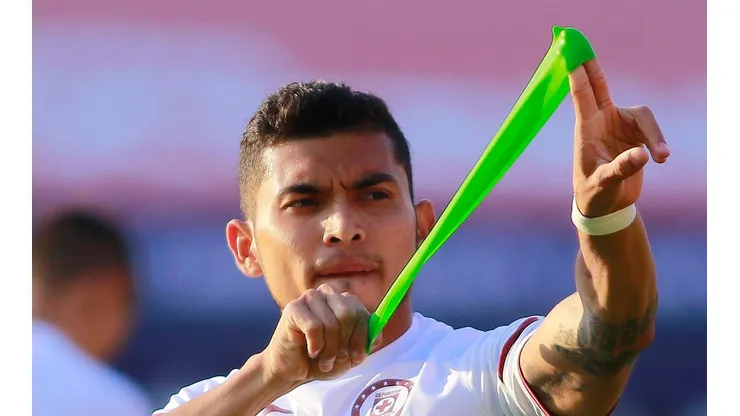 Orbelín Pineda en el duelo ante Atlético San Luis