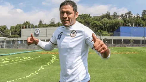 Pablo Aguilar en un entrenamiento con Cruz Azul