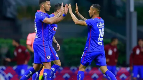 Jugadores de Cruz Azul celebrando.