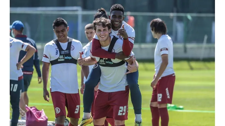 Jonathan Borja y Santiago Giménez