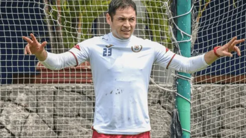 Pablo Aguilar en su rehabilitación con Cruz Azul