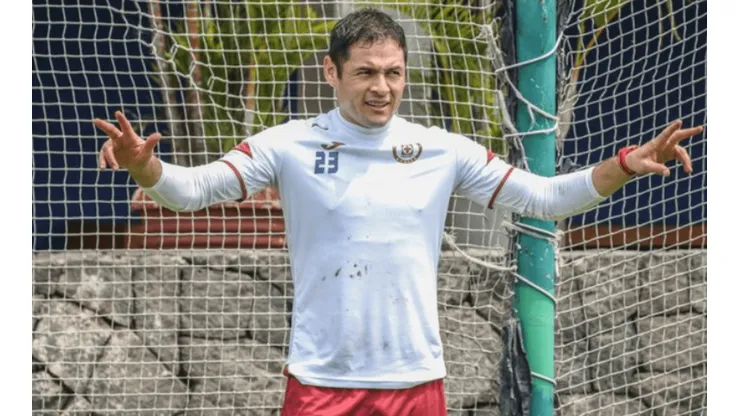 Pablo Aguilar en su rehabilitación con Cruz Azul