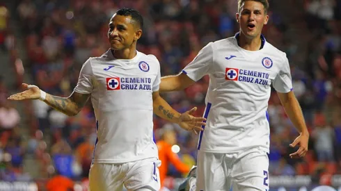 El día del debut de Santiago Giménez