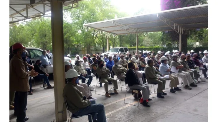 Los socios de la Cooperativa se reunieron hoy.