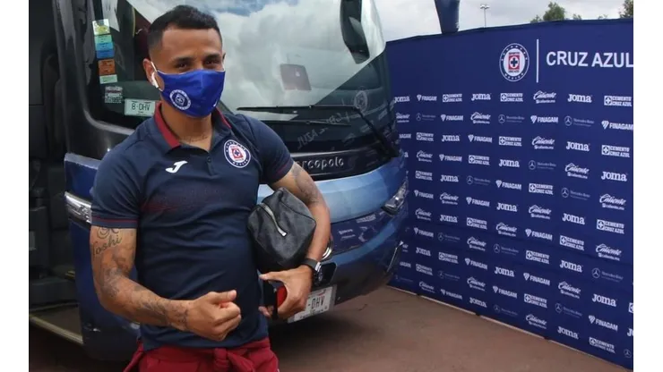 Cruz Azul llegando al estadio.