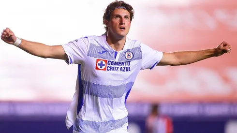 Giménez sigue luciendo como titular en Cruz Azul.