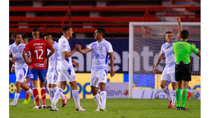 Cruz Azul celebra el segundo gol de Jonathan Rodríguez ante San Luis.