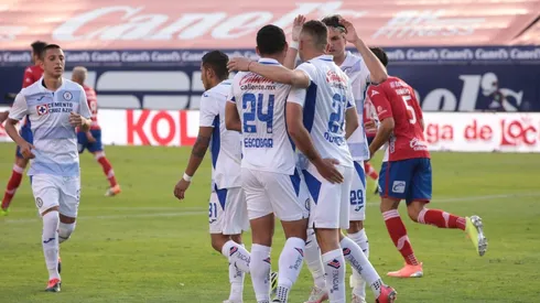 Jonathan Rodríguez anotó los primeros dos goles de Cruz Azul.